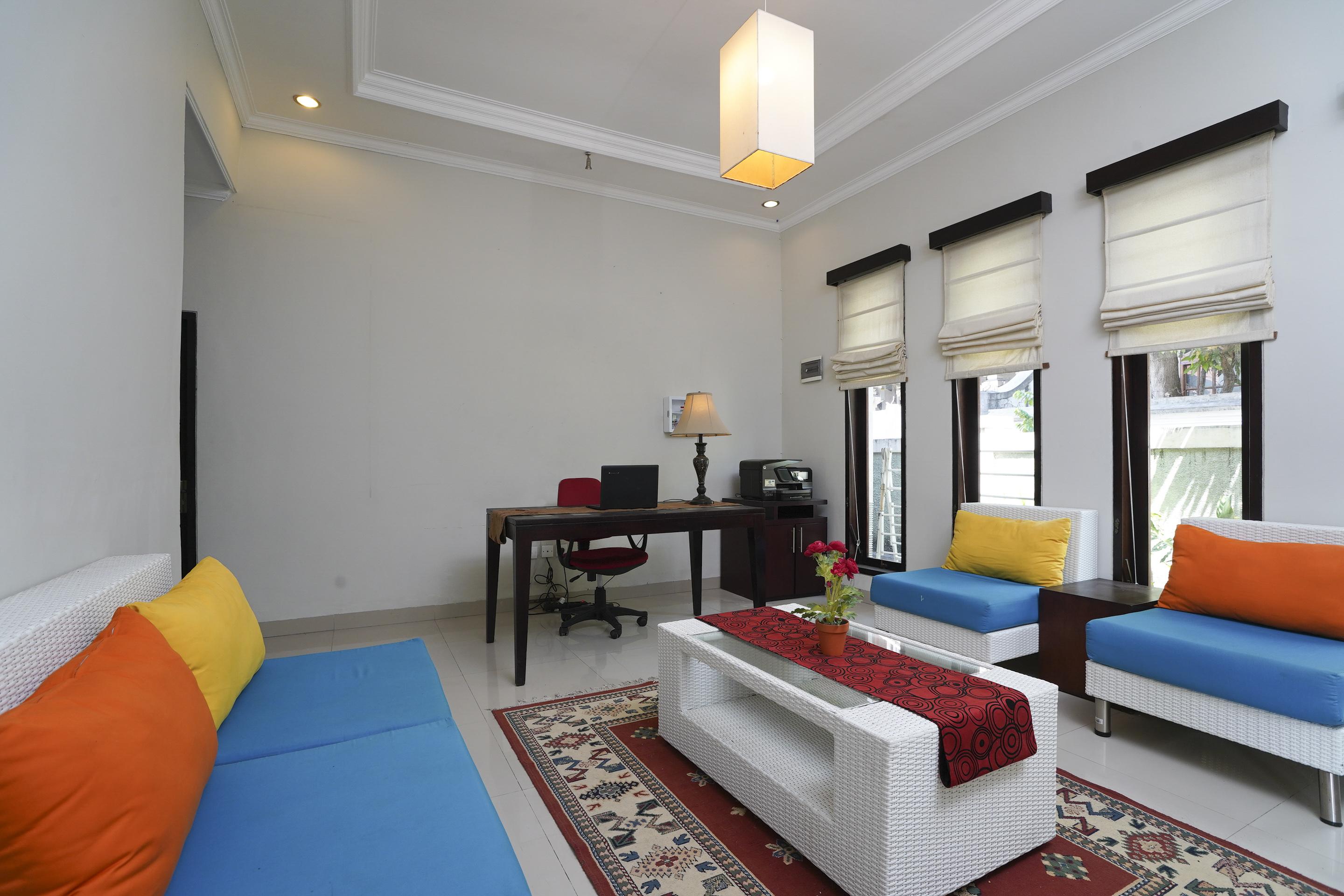 Oyo 2321 Griya Shanti Homestay Ketewel ภายนอก รูปภาพ
