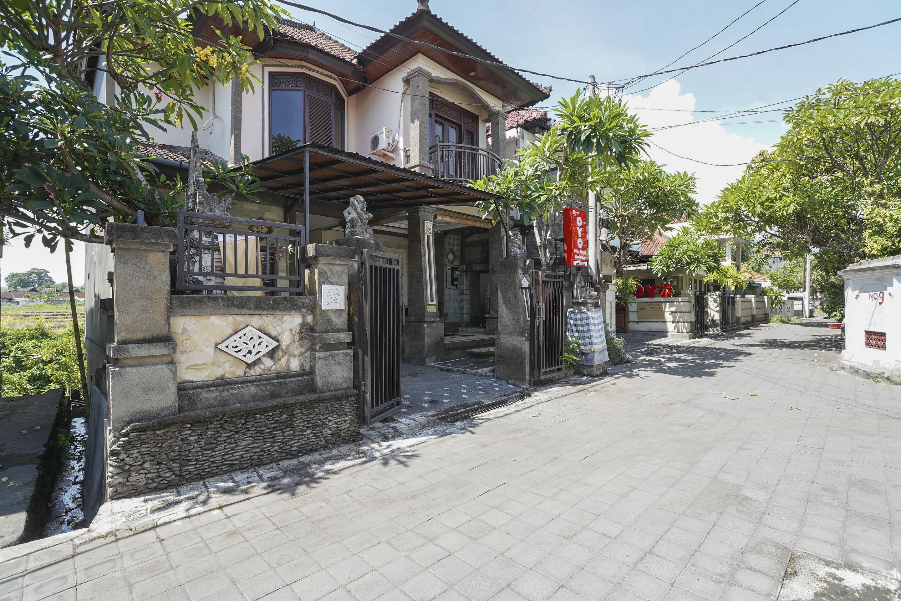 Oyo 2321 Griya Shanti Homestay Ketewel ภายนอก รูปภาพ