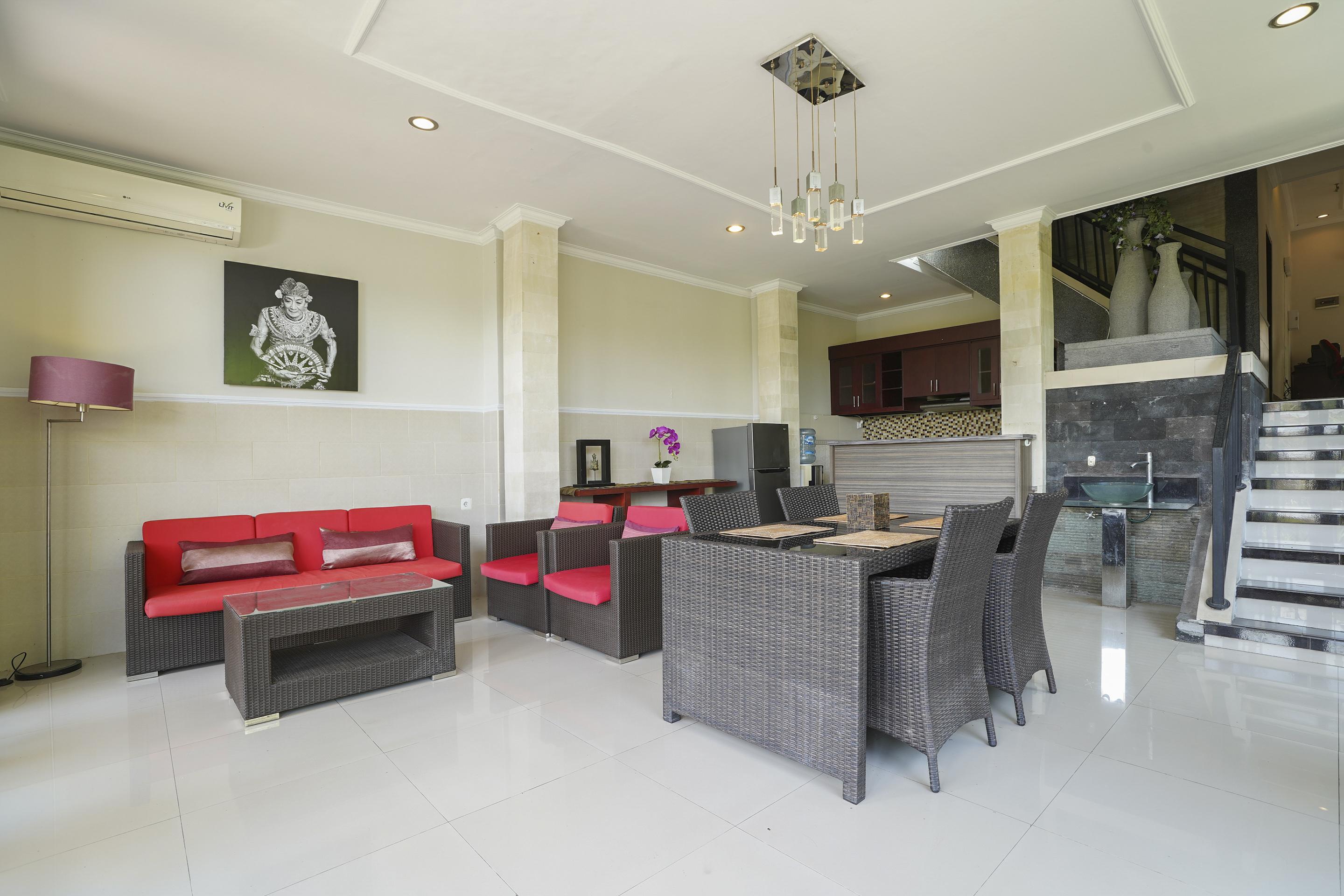 Oyo 2321 Griya Shanti Homestay Ketewel ภายนอก รูปภาพ